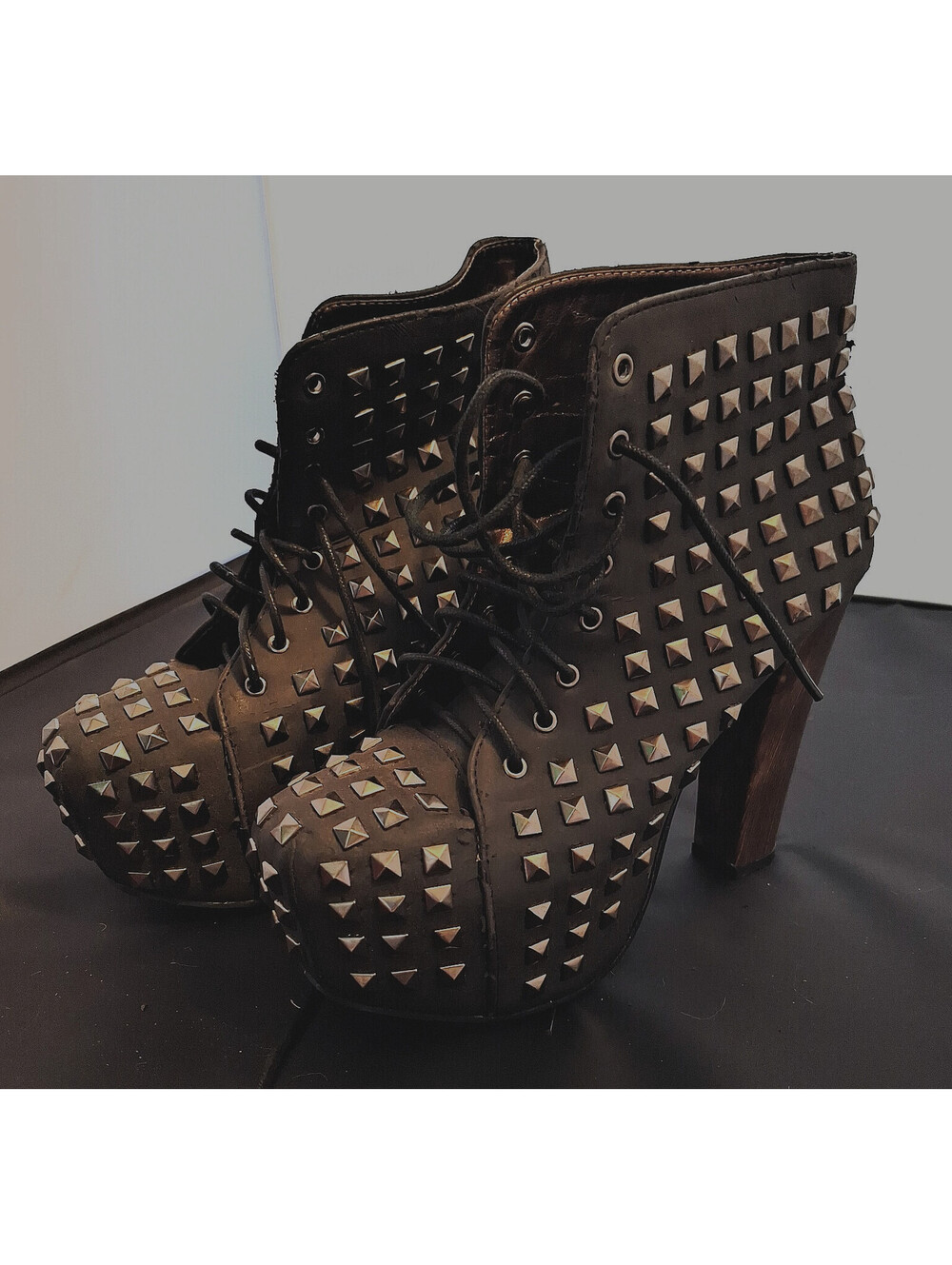 Shoe Republic LA heels womens size 7 lace-up studded platform black ankle boots